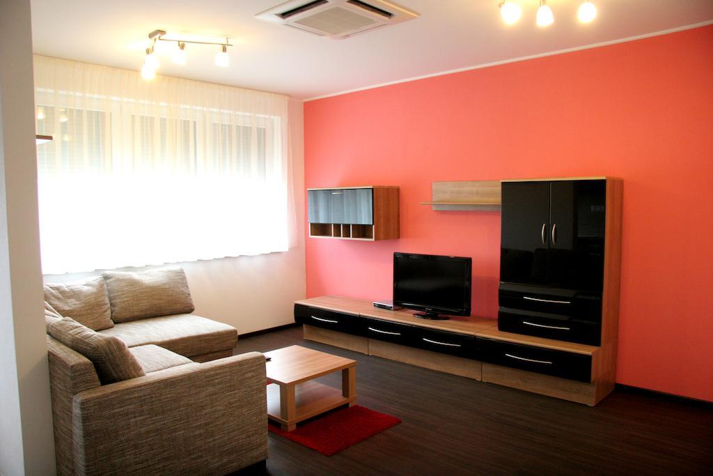 Fine Restaurant & Apartments Malacky Quarto foto