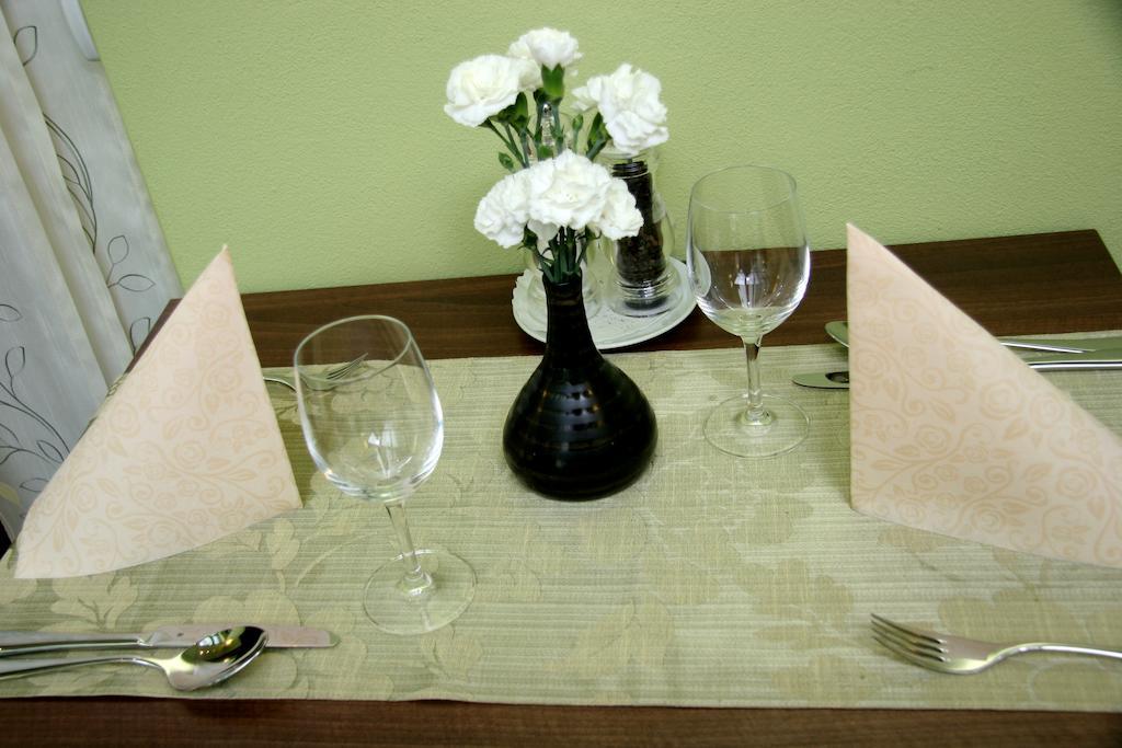 Fine Restaurant & Apartments Malacky Quarto foto